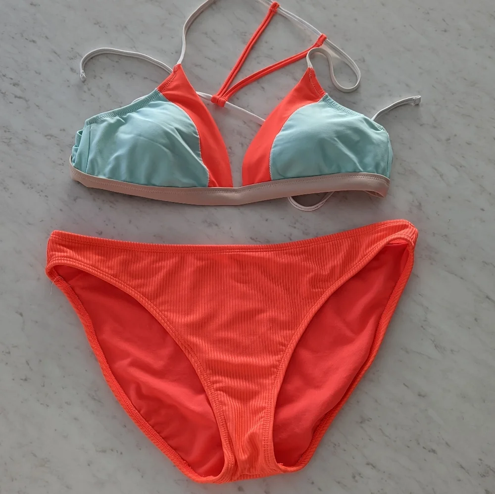 🌿MALIBU BIKINI🌿 - Picture 2 of 7